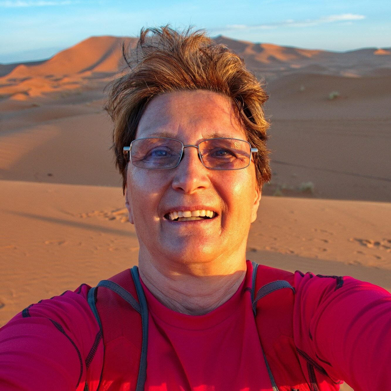 Selfie of the mature woman in Sahara desert